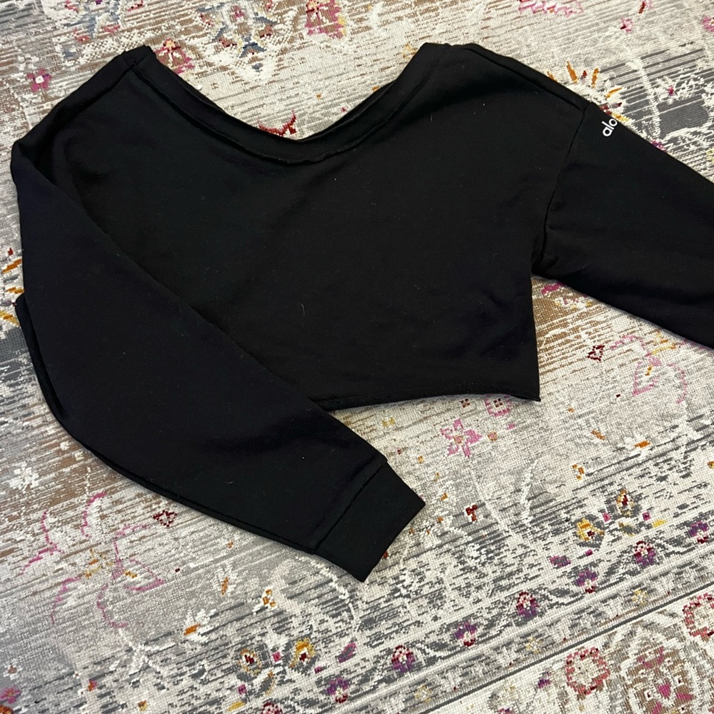 Alo Yoga cropped & off the shoulder sweater long sleeve